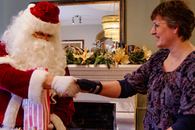 santa-with-liz-flanagan.jpg